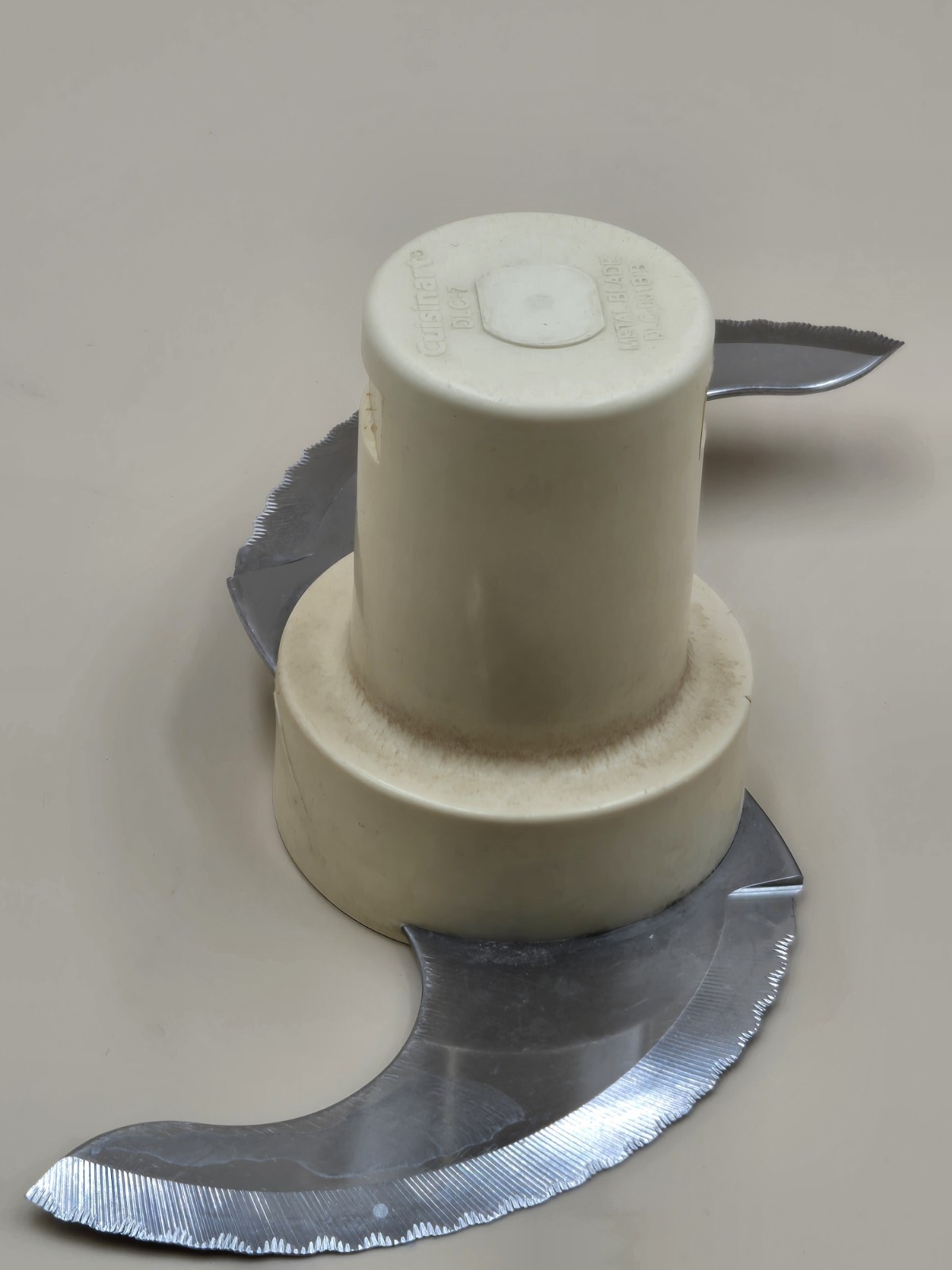 Shows Wear Metal Blade DLC-001BIB Cuisinart Food Processor DLC-7 NO RIVETS