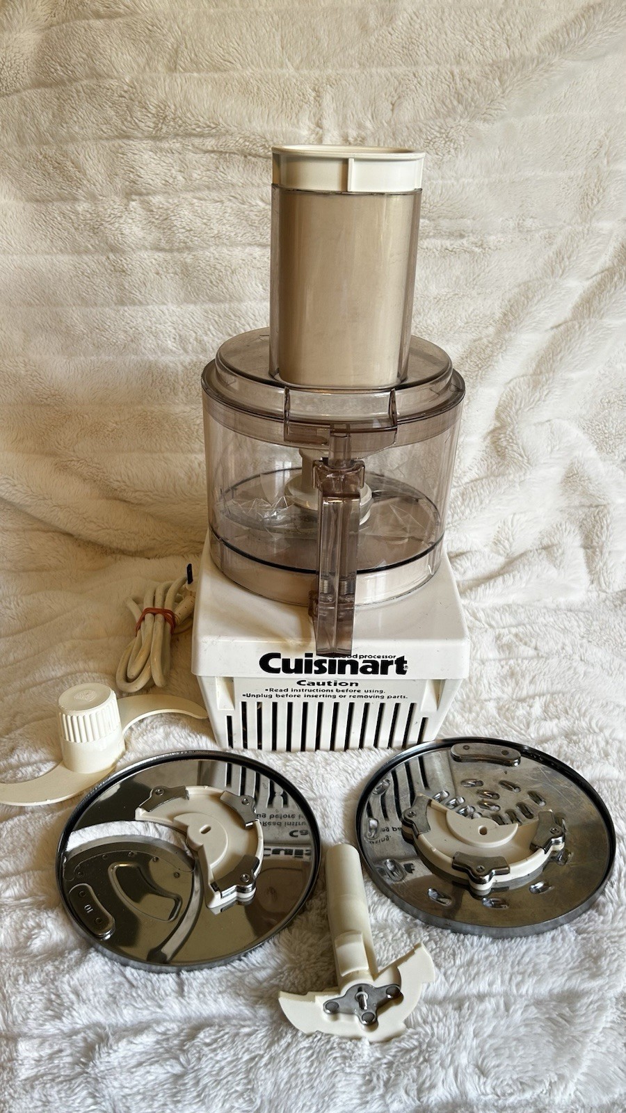 Cuisinart CFP 9 Full-Size Food Processor 115V 6 AMP White w/ Bowl Lid Pusher