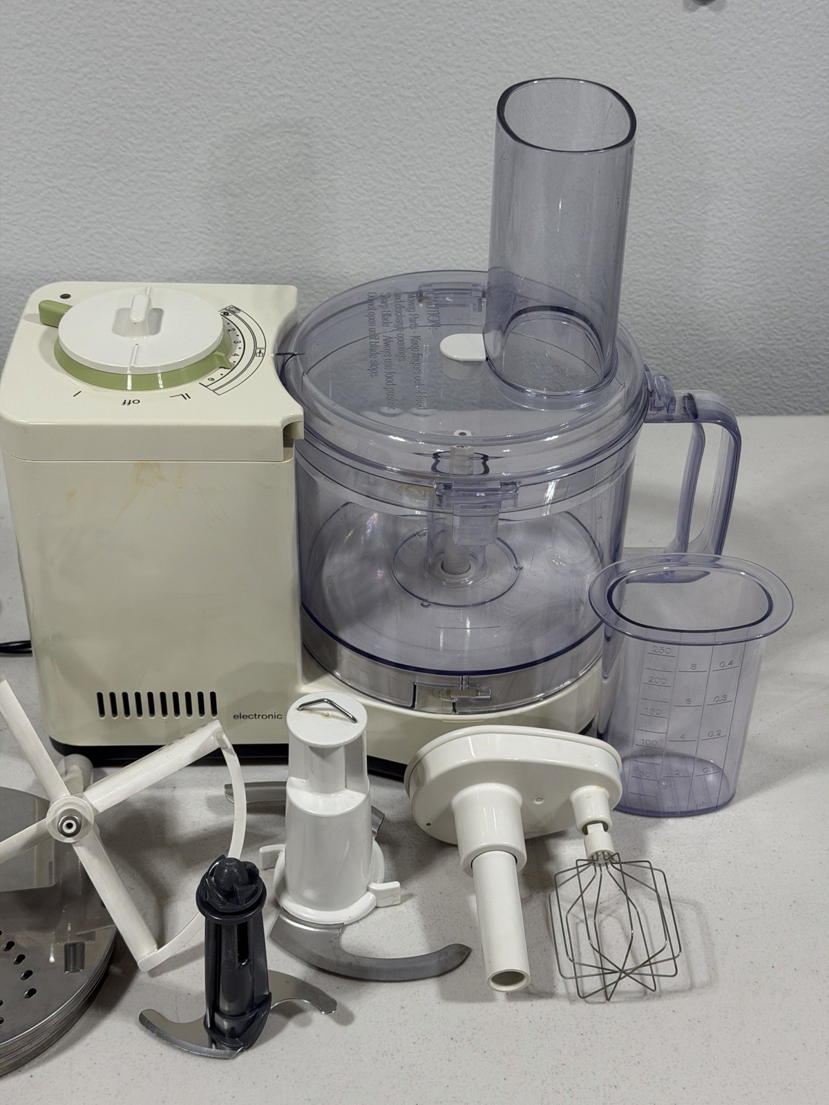 BRAUN Food Processor 4258 Clean and Tested With Accessories Free Shipping EUC