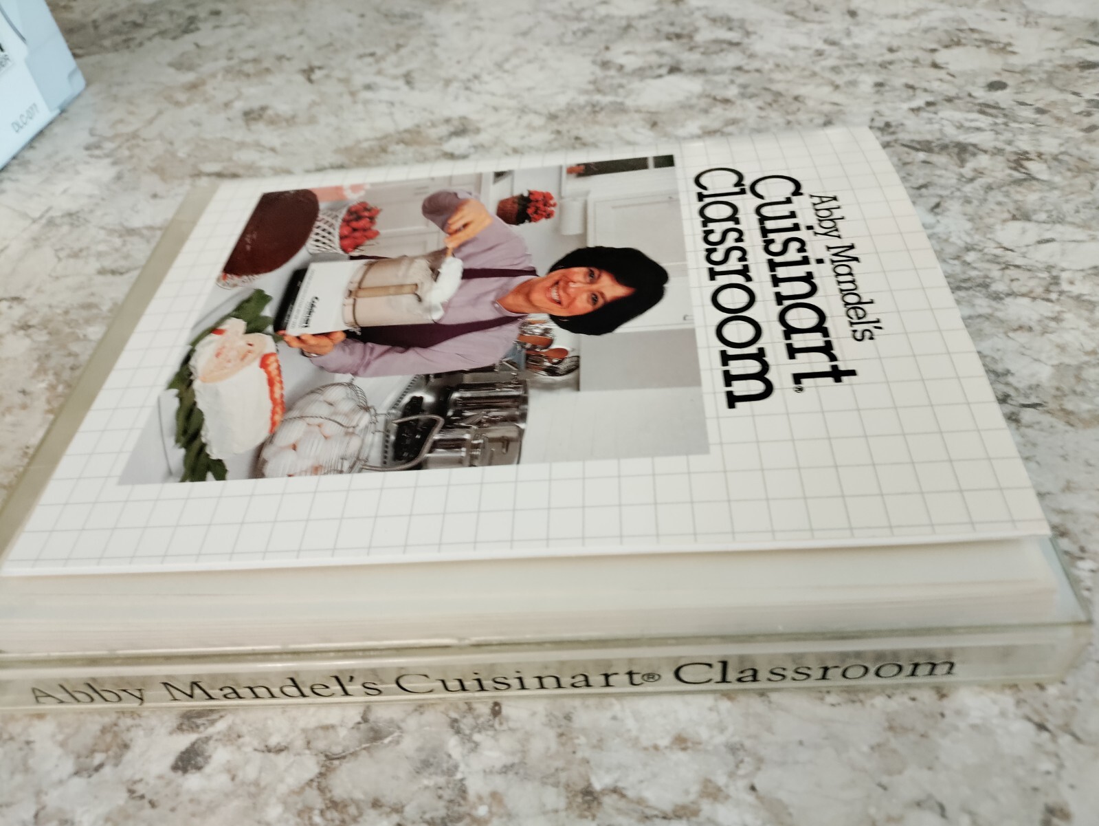 CUISINART – ATTACHMENTS AND COOKBOOK FOR DLC-7 SUPER PRO FOOD PROCESSOR