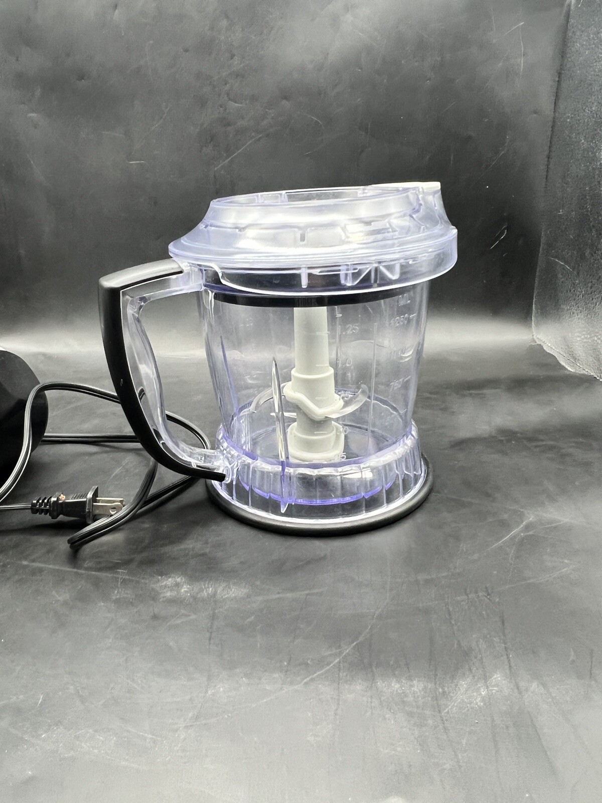 Ninja Food Processor QB700QBK 30 120v 60Hz 400w Power Top And Body