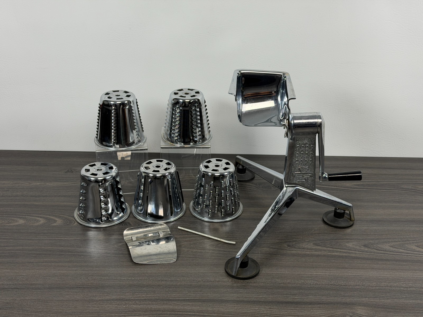 Saladmaster Food Processor 1974 Slicer Shredder Machine w/ 5 Cones & Parts