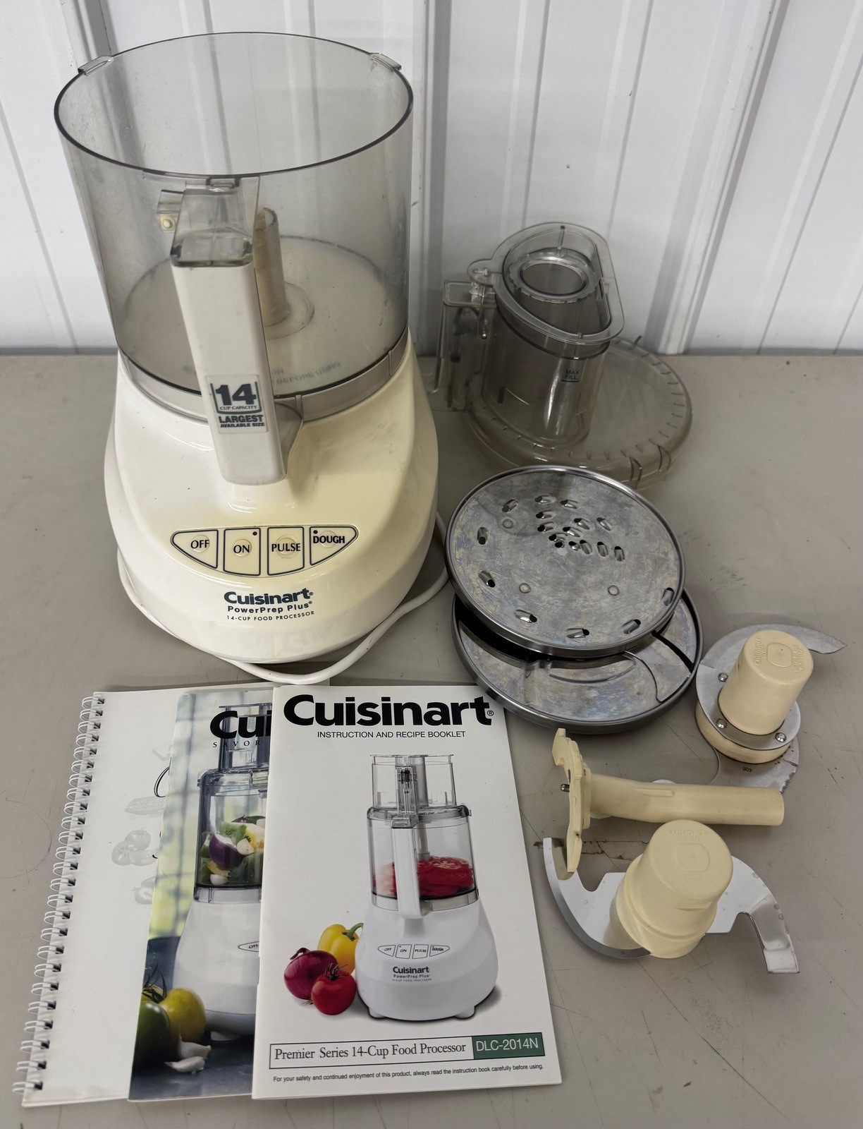 Cuisinart 14 Cup Food Processor w/ Attachments Manuals – Works Great