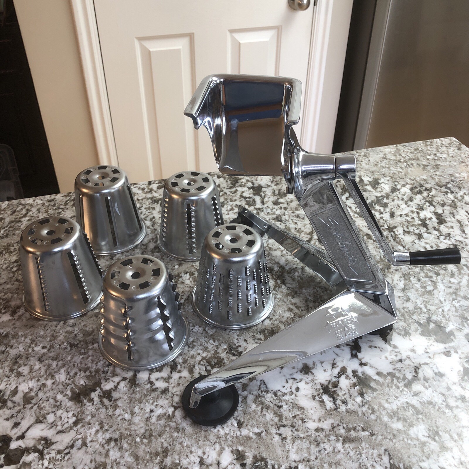 SALADMASTER Five Star Food Processor Slicer Shredder Machine w/ 5 Cones