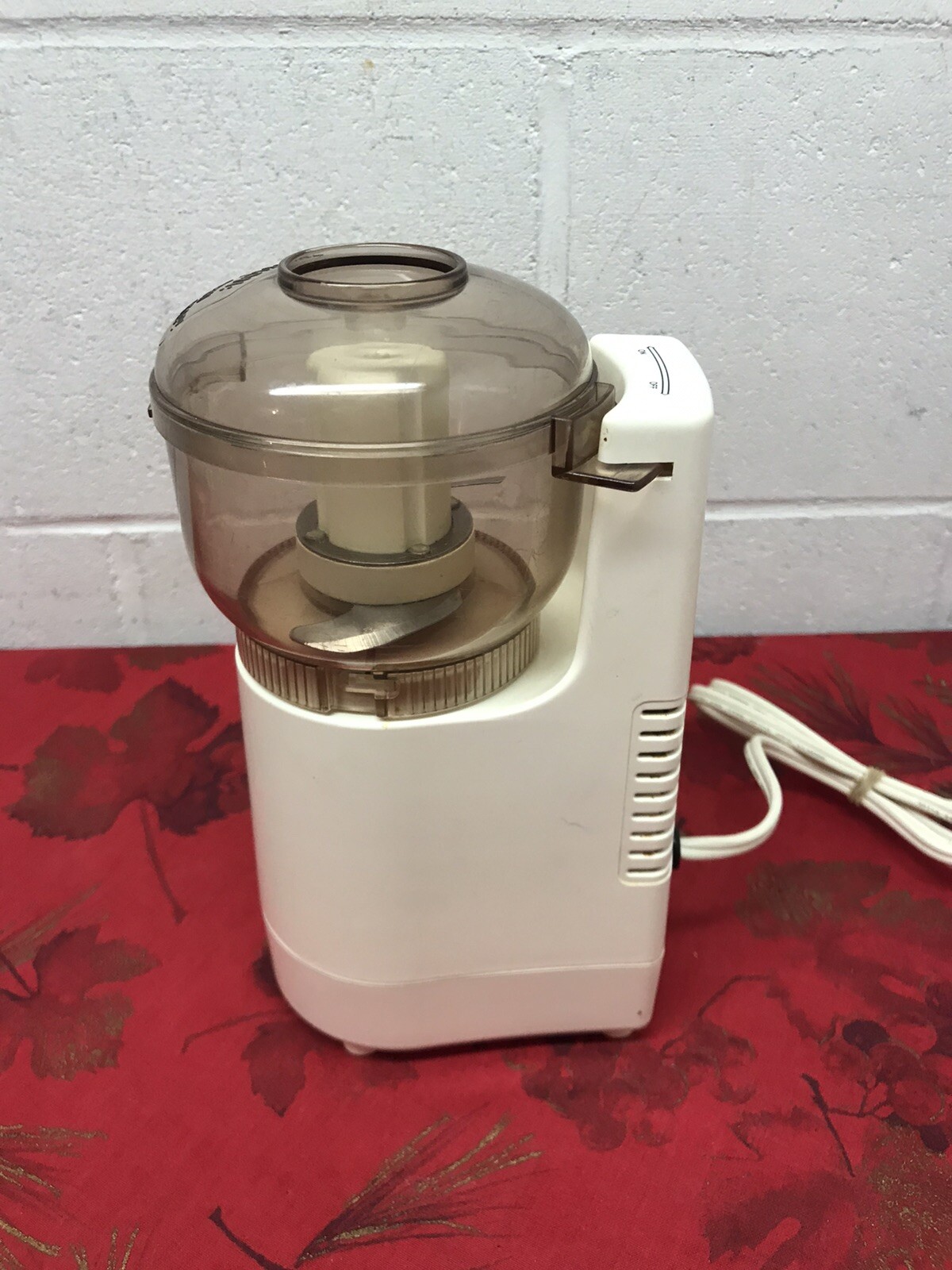 Sunbeam Oskar Jr Chopper Plus Mini Grinder Food Processor Amber Bowl Model 14131