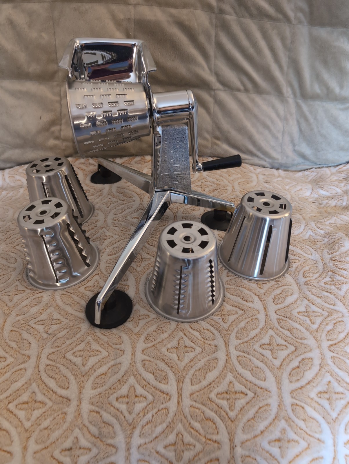 Saladmaster Vintage Five Star Food Processor Chopper Shredder Slicer 5 Cones
