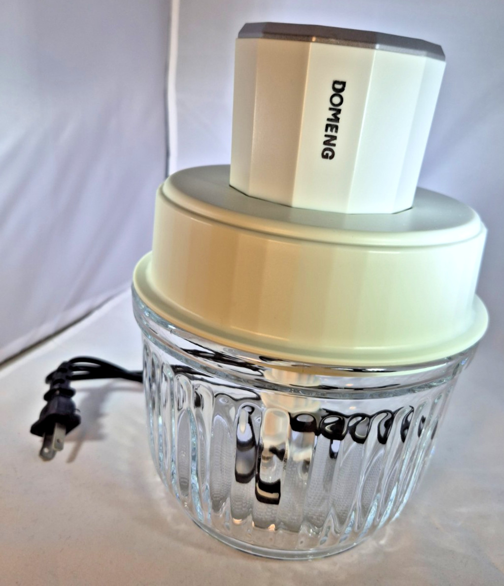 Electric Small Food Processor,/Grinder for Meat, Veggies, Glass Bowl, Used