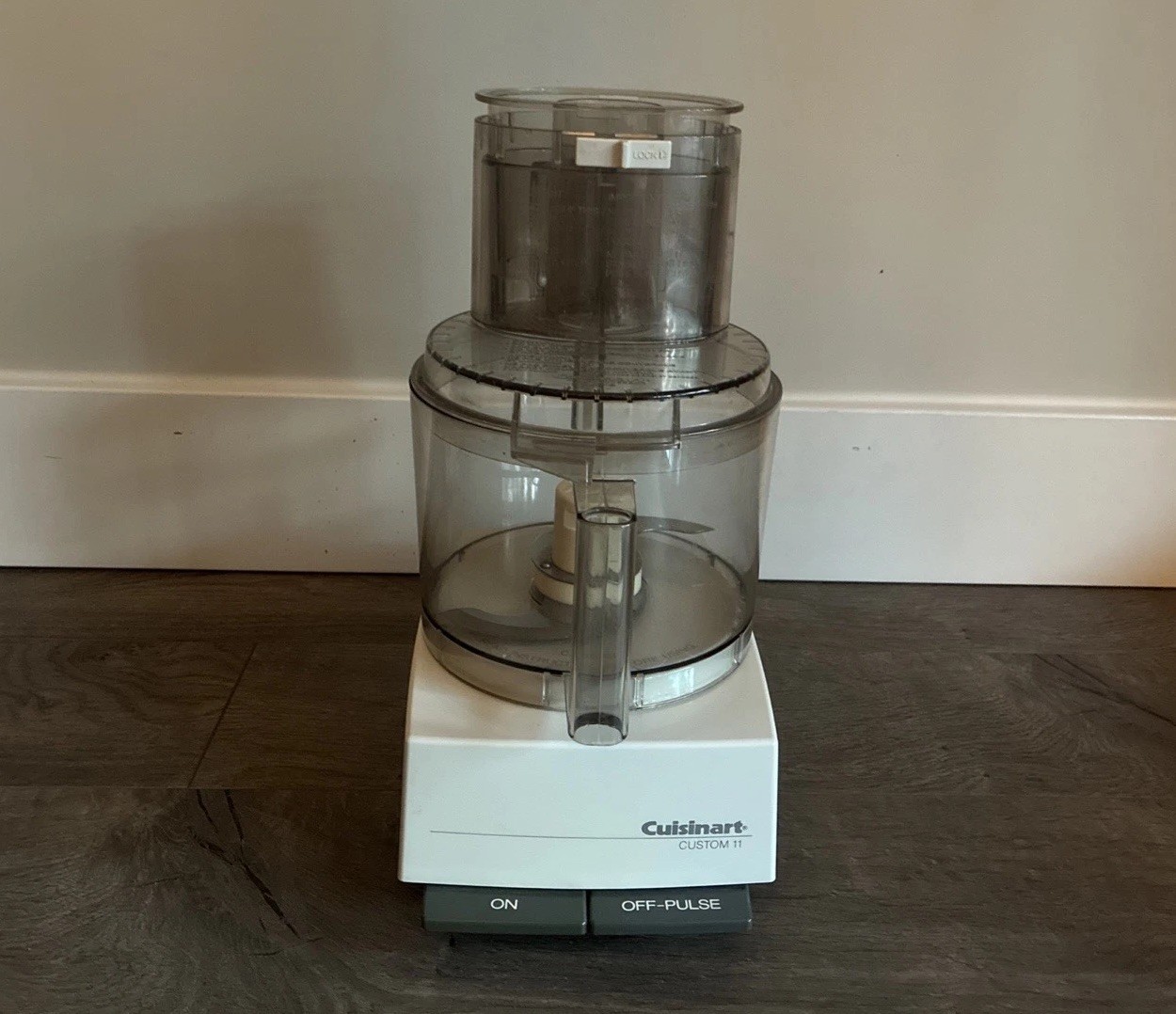 Cuisinart Custom 11-Cup Food Processor DLC-8M Made In Japan