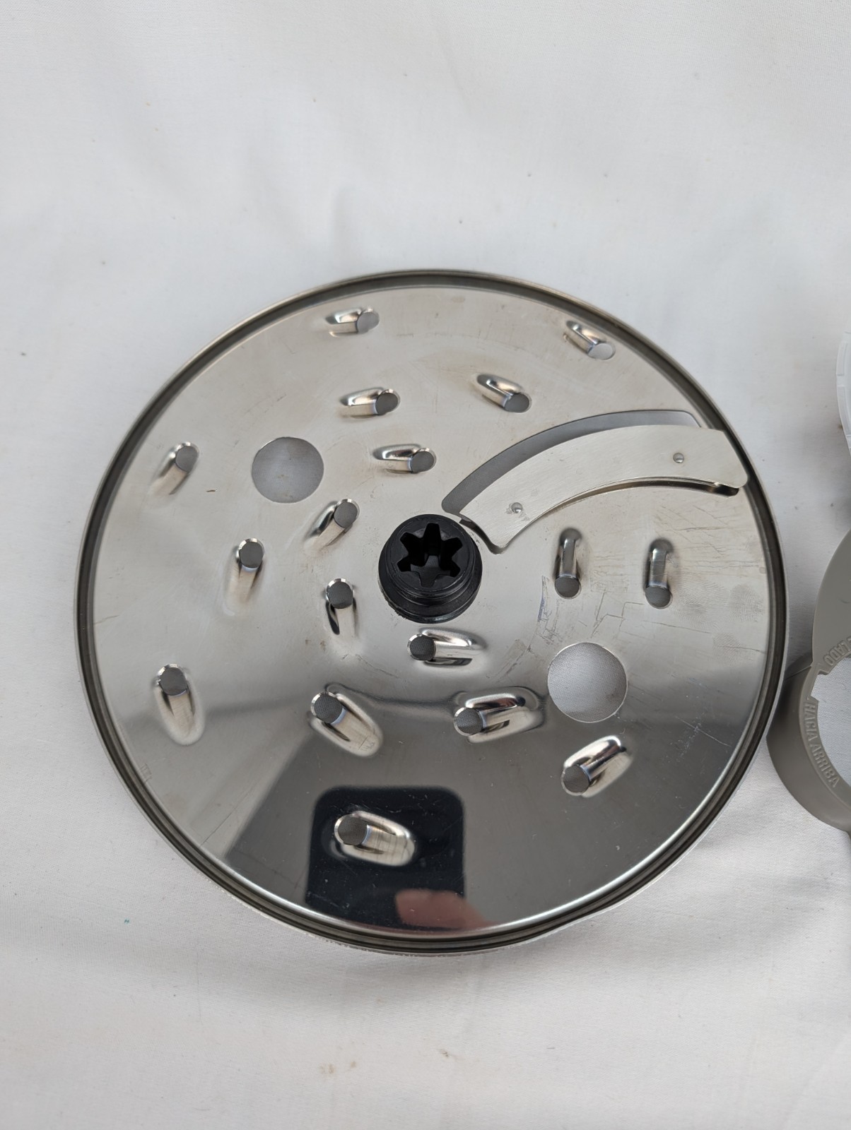 Oster 14 Cup Food Processor FPSTFP5273-DFL Replacement Slice/Shred Disc & Blades