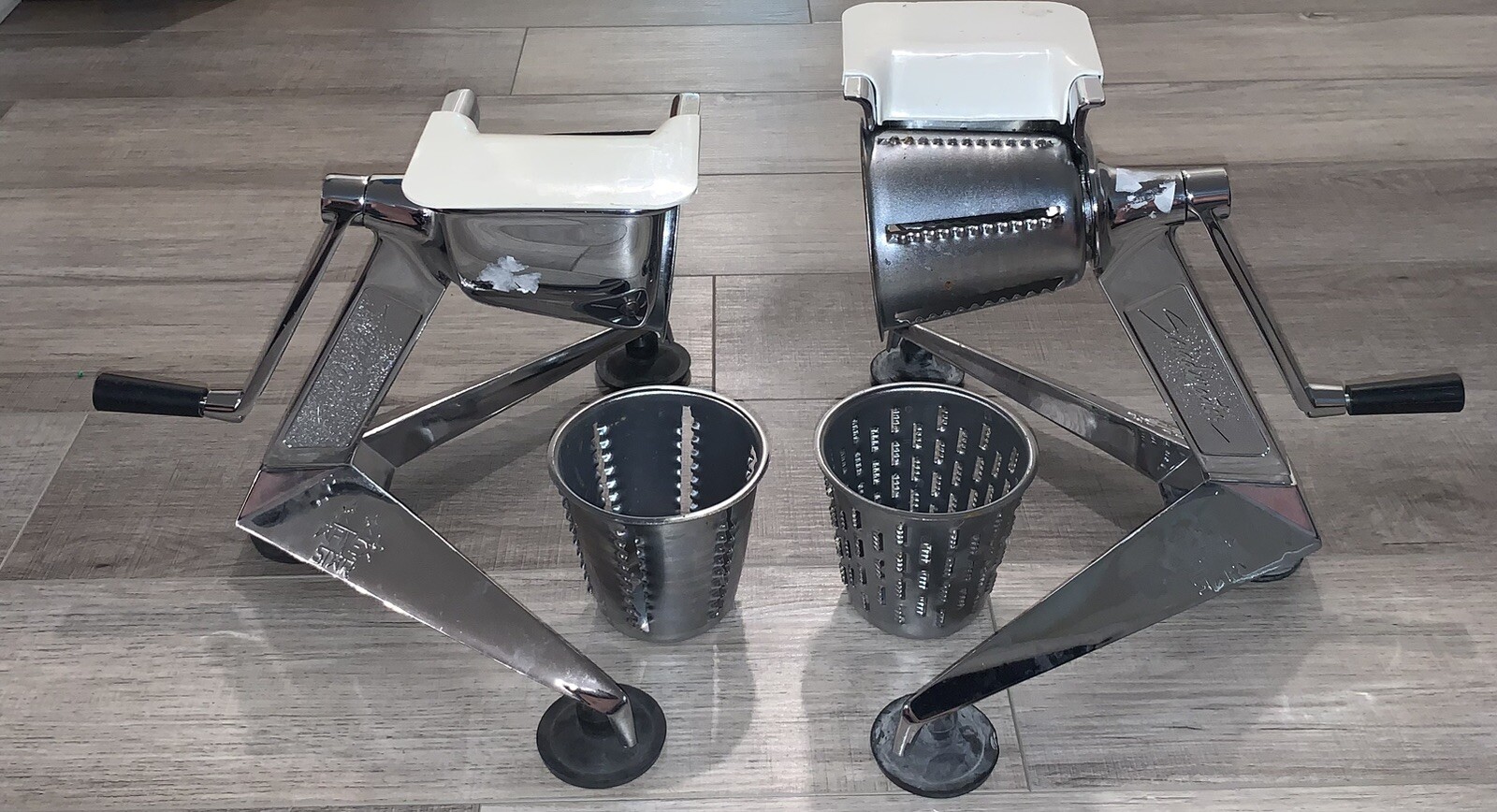 VINTAGE SALADMASTER FIVE STAR FOOD PROCESSOR 4 CONES HAND CRANK SALAD MASTER