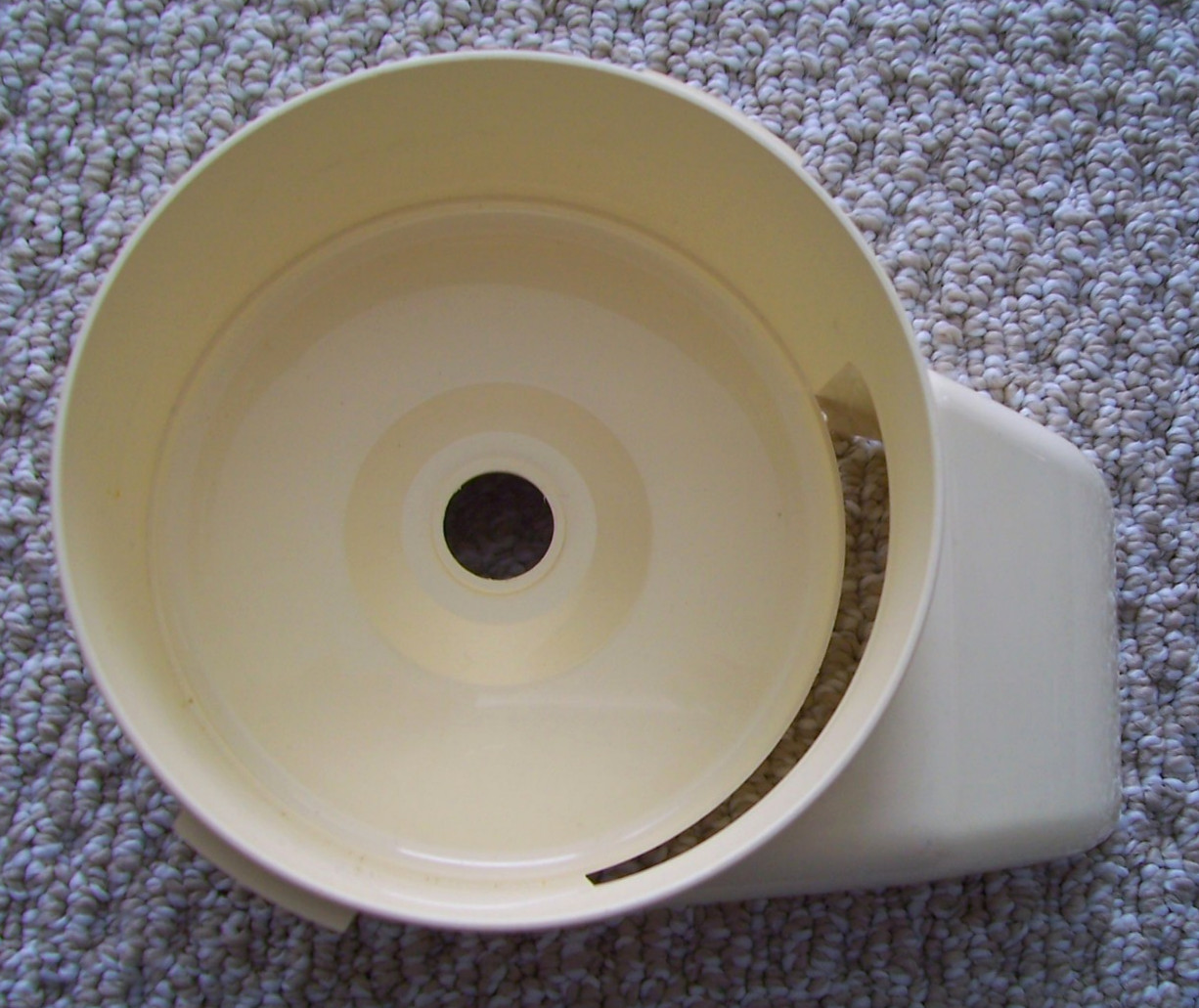 Sunbeam Oskar Model 14081 Food Processor Replacement Part Continuos Flow Chute