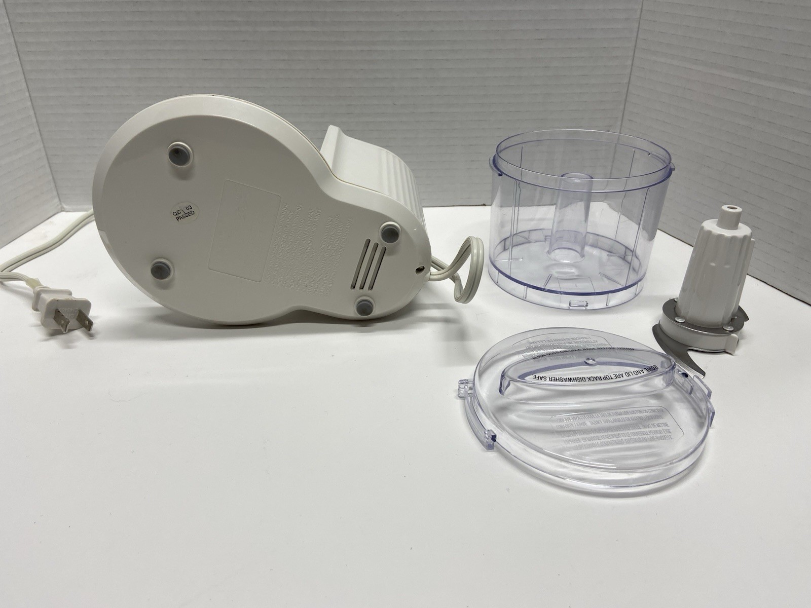 Black & Decker HC306 One-Touch Electric Food Chopper 1.5 Cup Capacity White