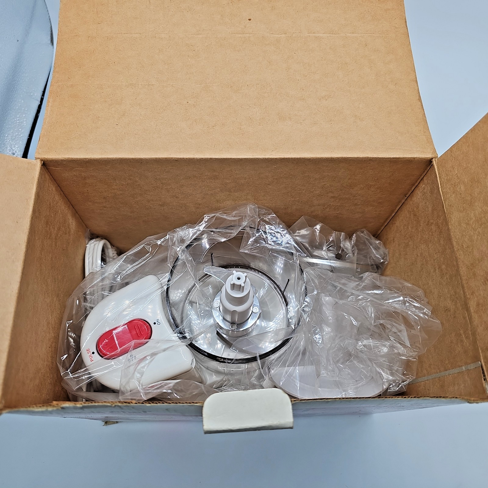 Magic Chef Mini Food Processor Compact 1-1/2C/12oz Capacity Chops Slices Shreads