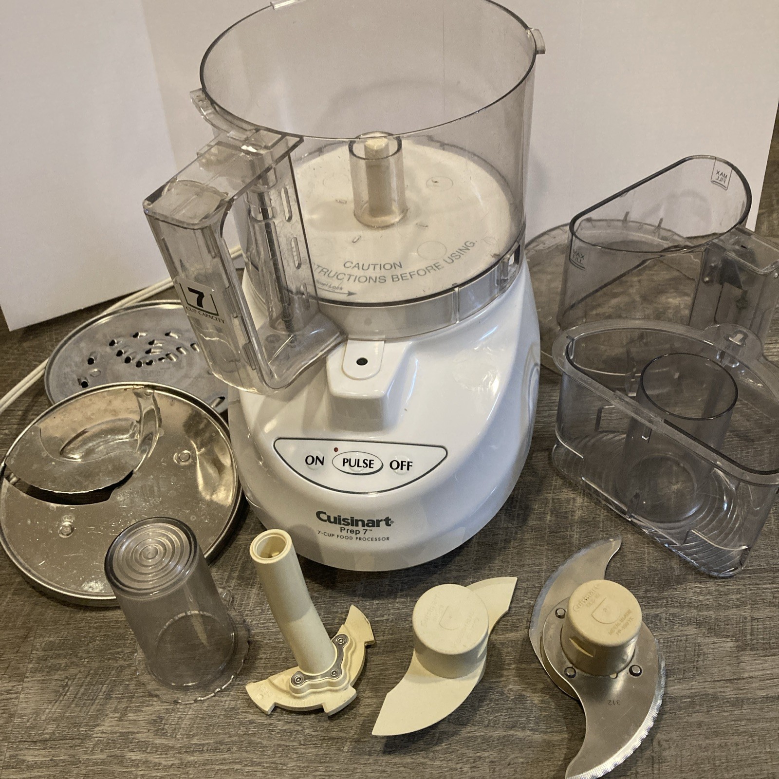 Cuisinart DLC-2007N Prep 7 Premier Series 7-Cup Food Processor Accessories Slice