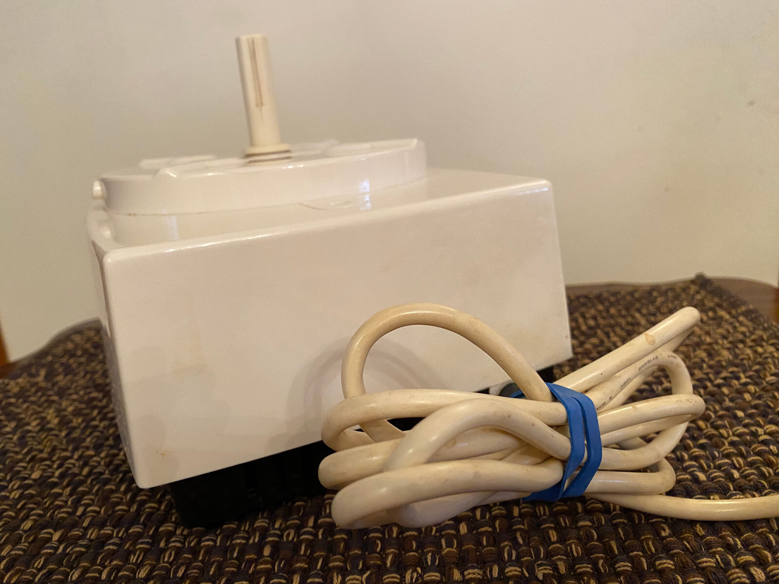 Pre-owned Cuisinart DLC-8E (working) MOTOR ONLY