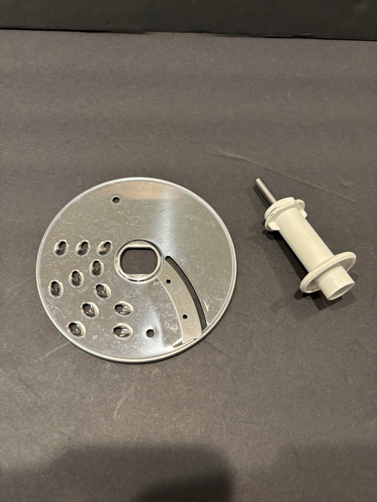 KFP715WH2 KitchenAid 7 Cup Food Processor Shredder/Slicer Disc Adapter