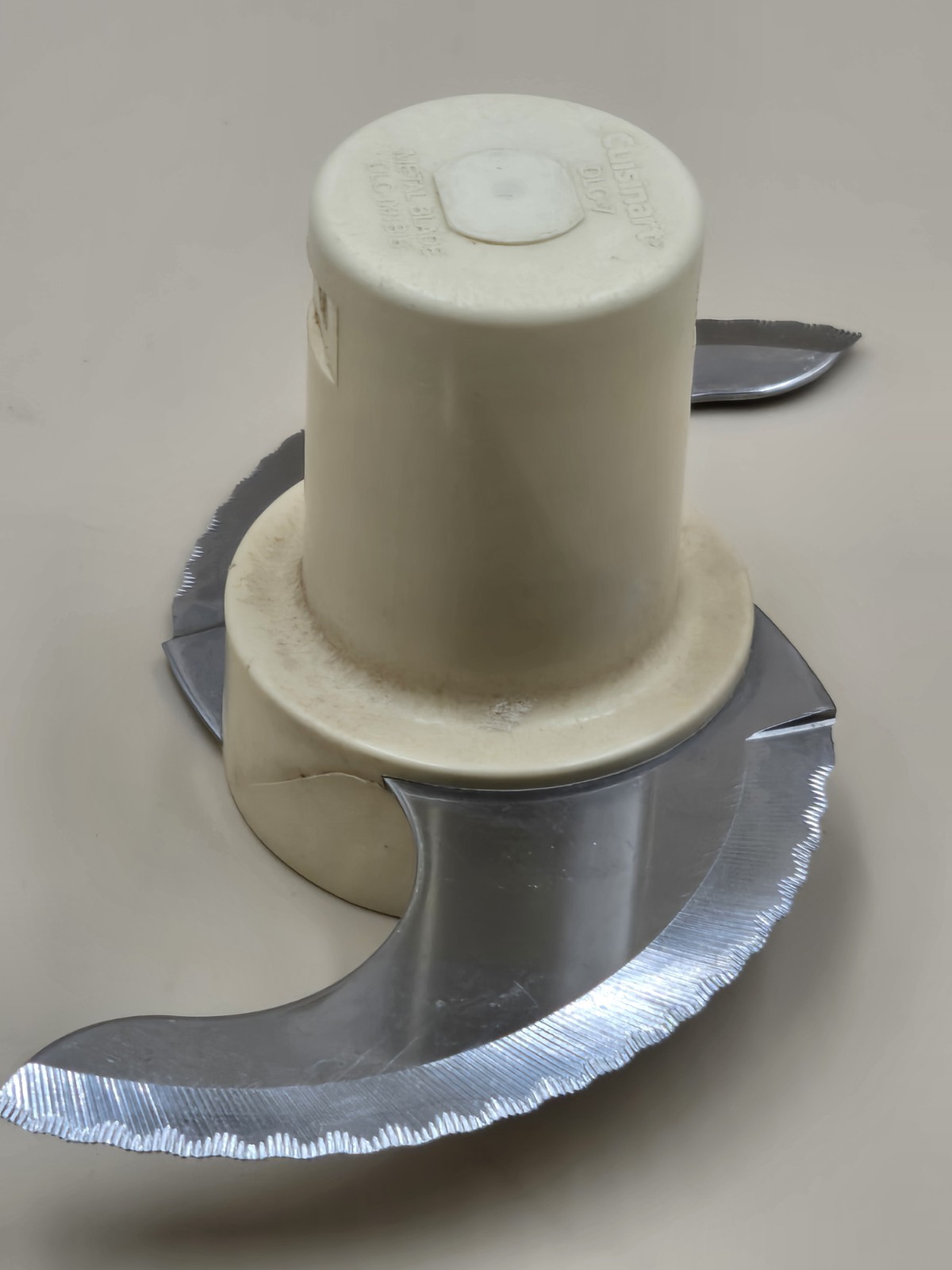 Shows Wear Metal Blade DLC-001BIB Cuisinart Food Processor DLC-7 NO RIVETS