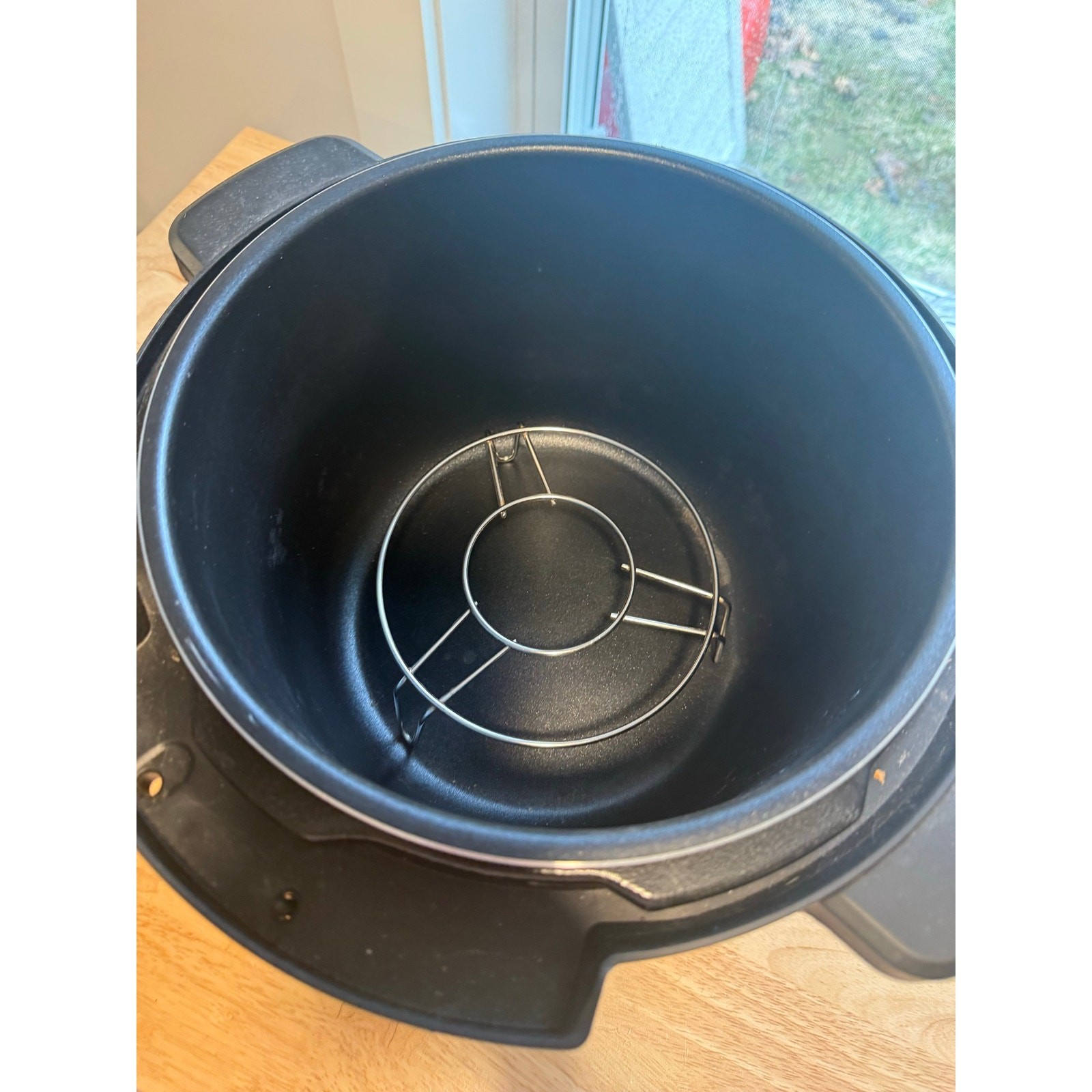 Insignia Pressure Cooker 8 qt. Digital Multi-Function Black/Silver