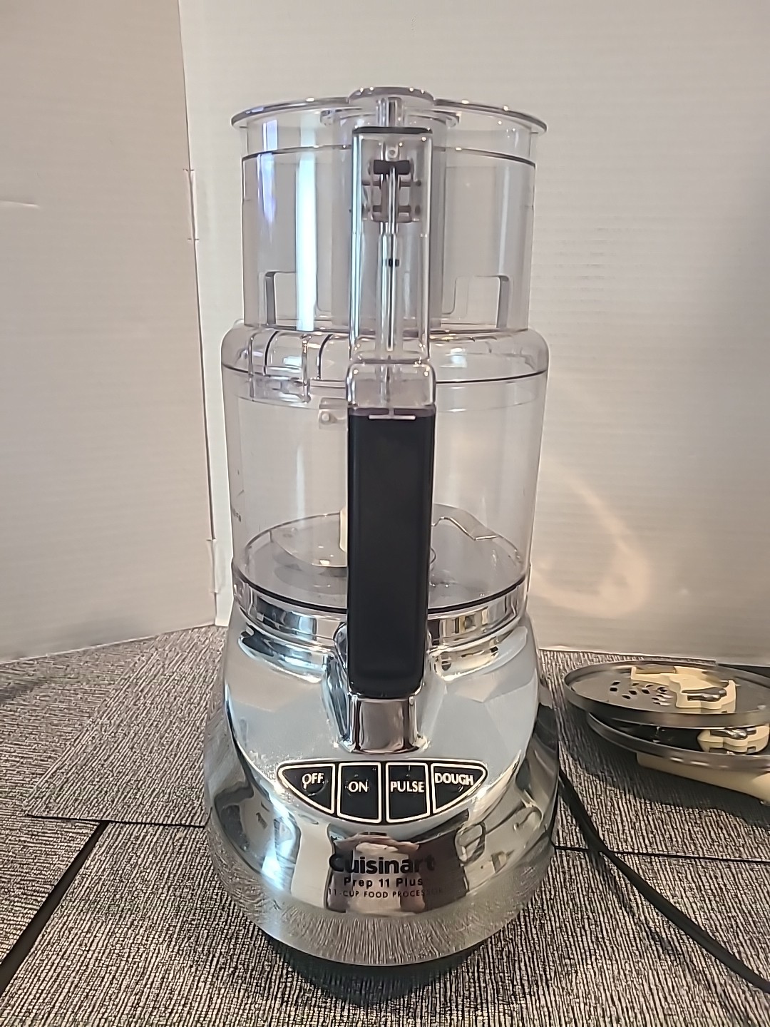 CUISINART PREP 11 Food Processor Stainless. Bowl Has A Small Lock Damage Working