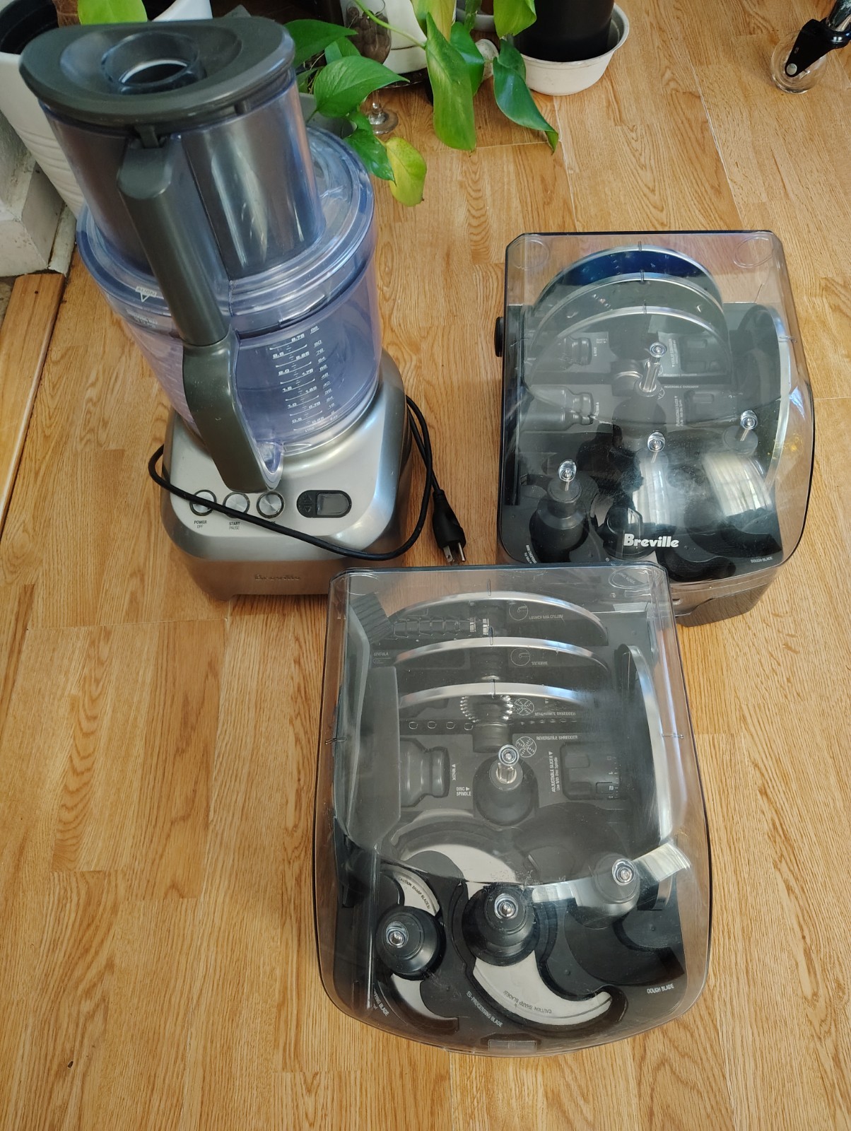 Breville BFP800XL/A Sous Chef Food Processor 16 Cup & 2 Set Accessories, (READ)
