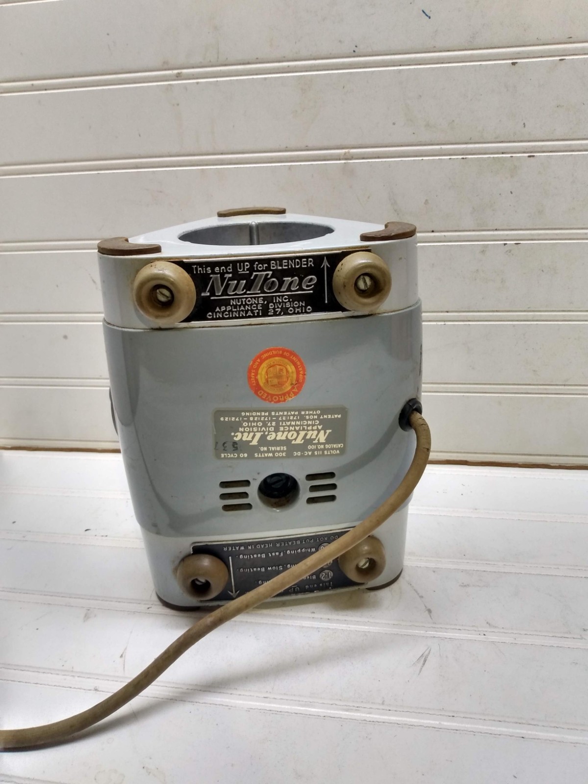 NuTone Food Center Processor Blender Counter Top Power Motor Base Model 100 Only