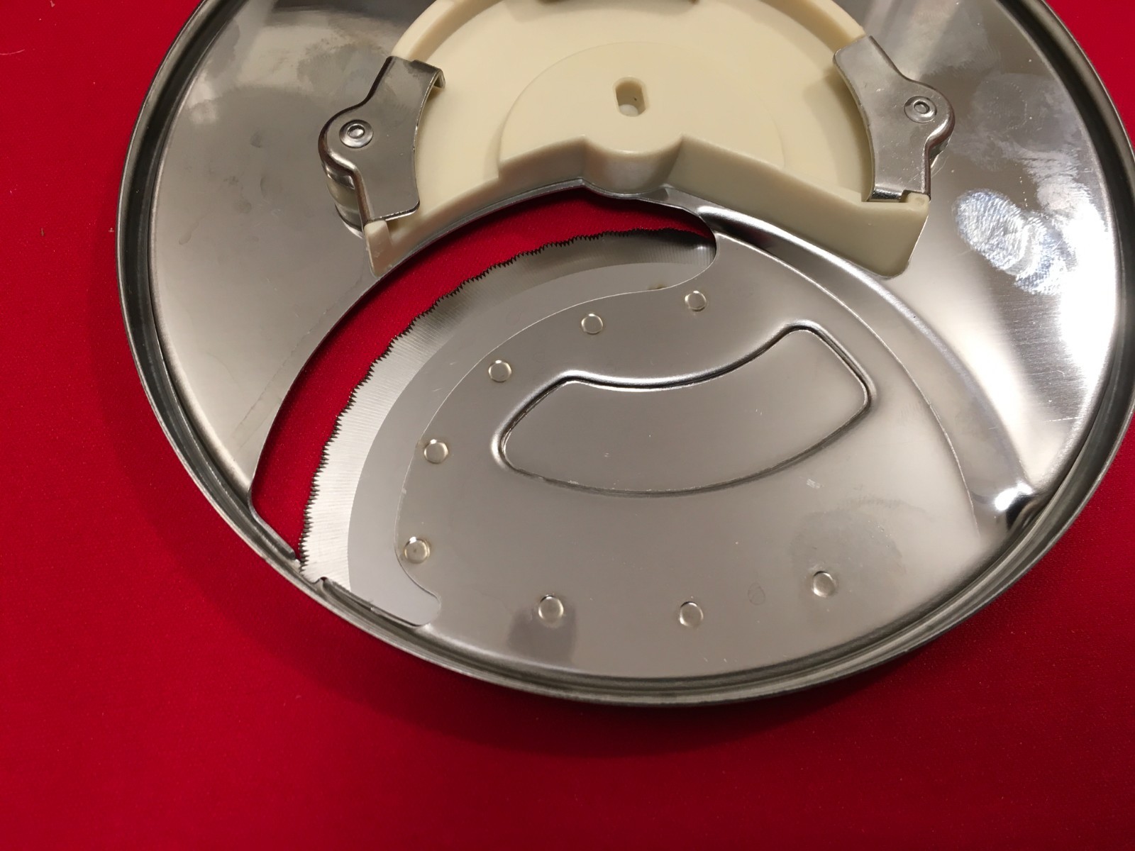 Cuisinart – DLC-077 disc holder and DLC-044 4MM disc