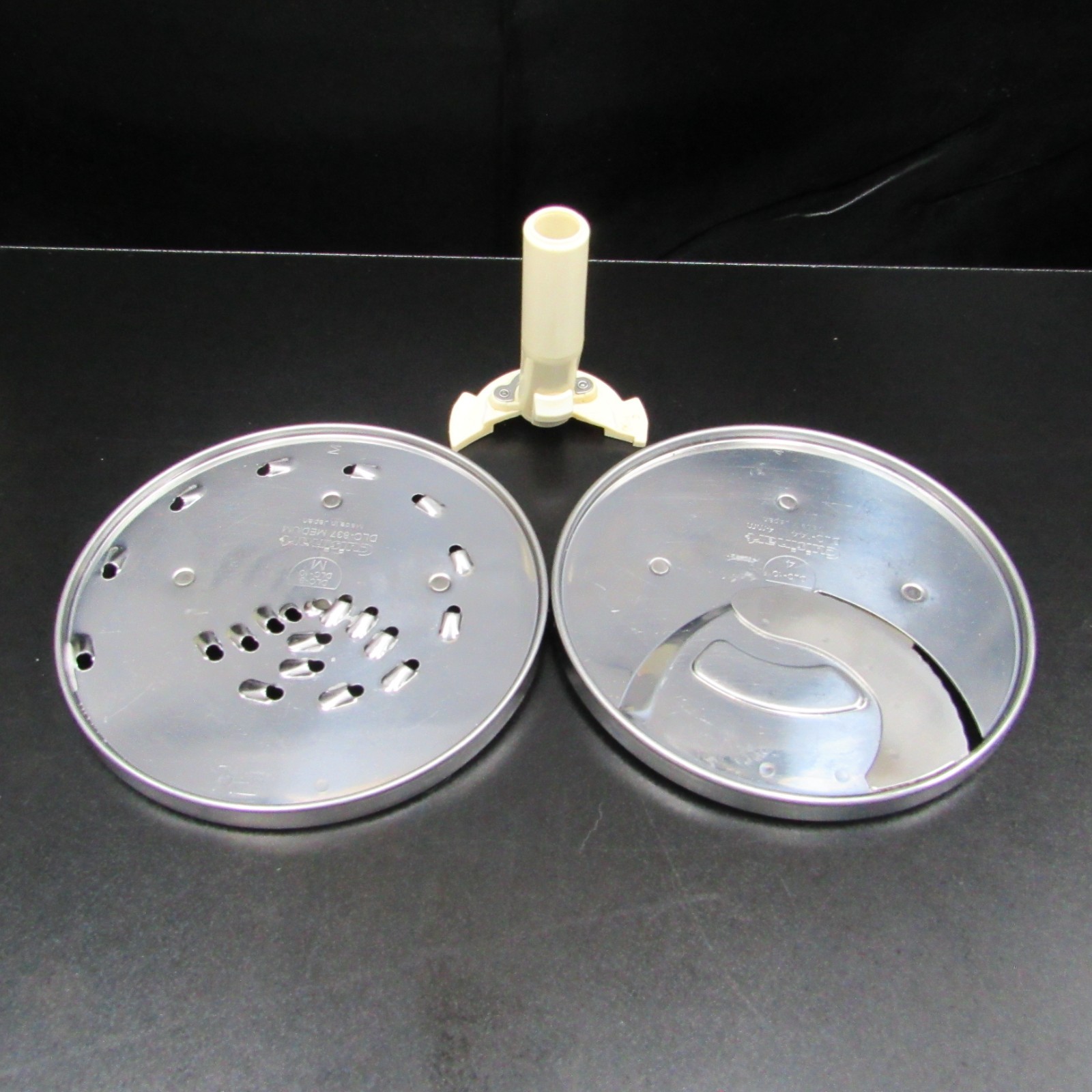 2 Cuisinart DLC 8-10 Discs dlc144 dlc837 and stem