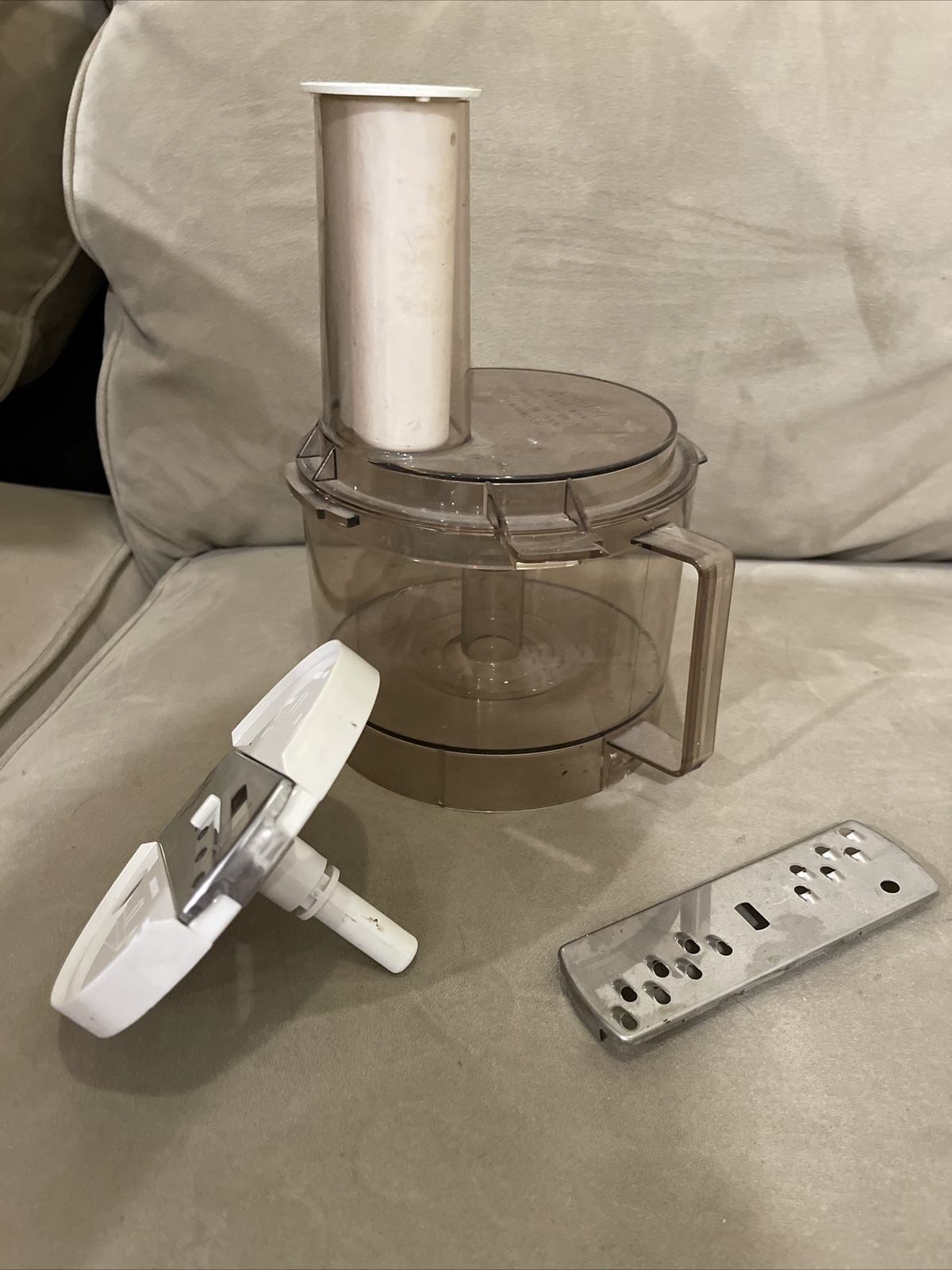 Hamilton Beach Scovill 702-4 Food Processor Working Bowl Amber Blade Stem Pusher
