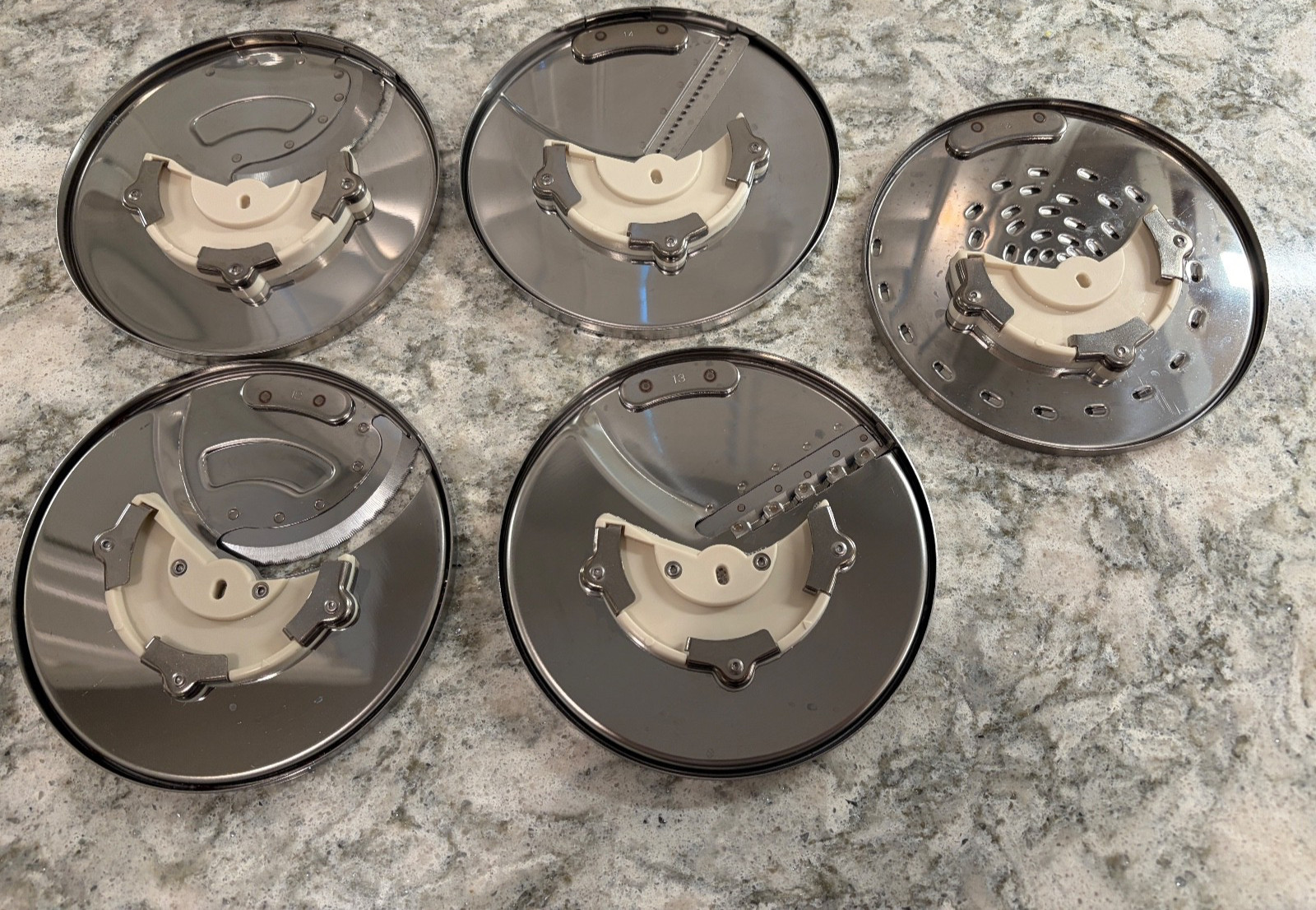 Vtg USA Japan Cuisinart Food Processor Disc Holder DLC077, 6 Disc Blades, extras