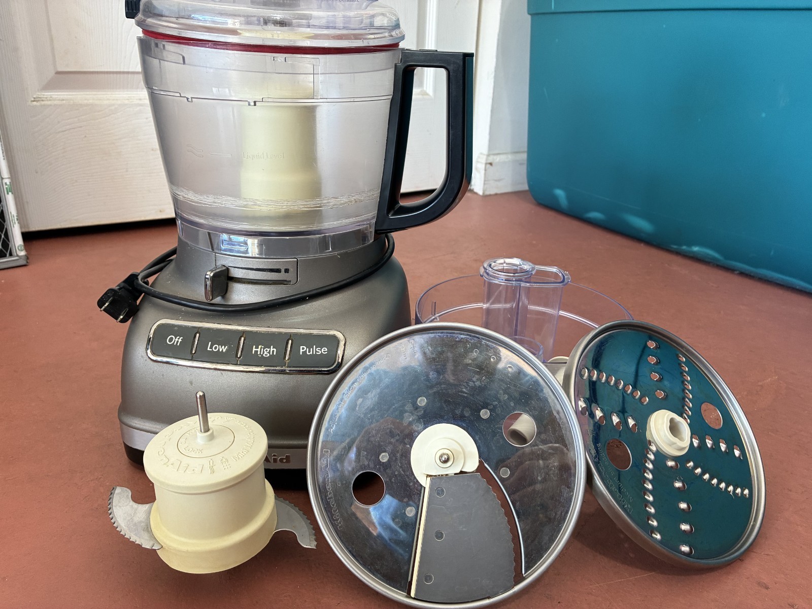 Kitchen Aid Food Processor- 11 cups – With slicing and grating attachments