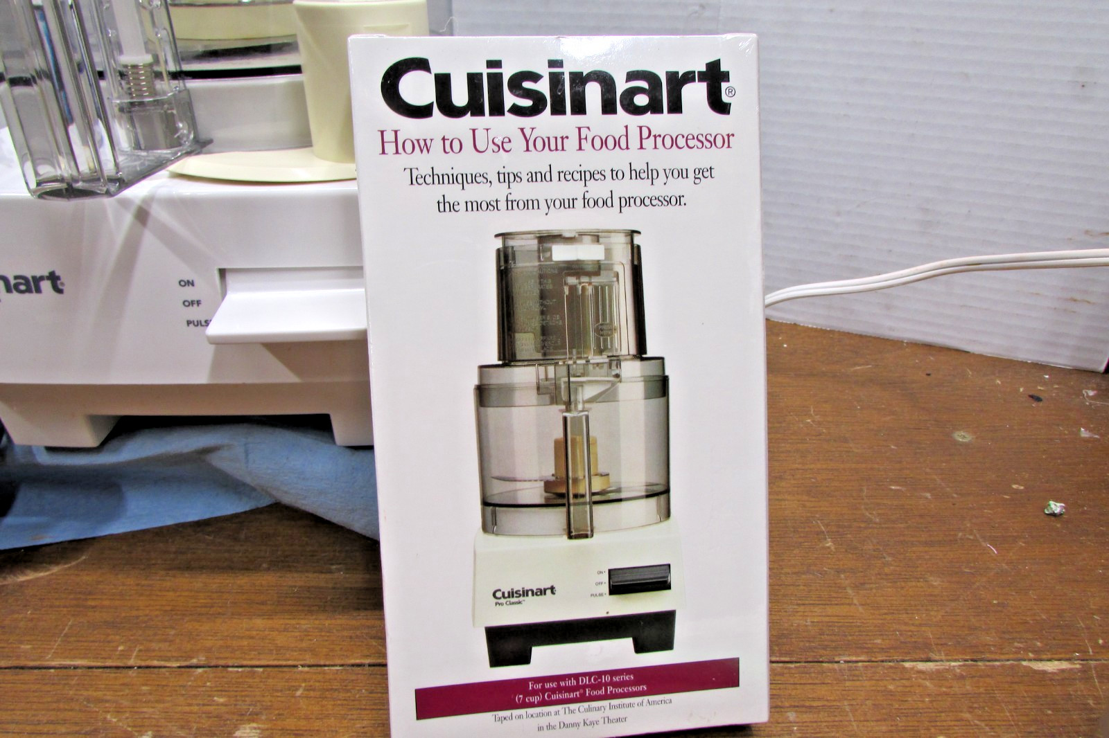Cuisinart Pro Classic DLC-10S 7-Cup Food Processor W/ Attachments & User Manual