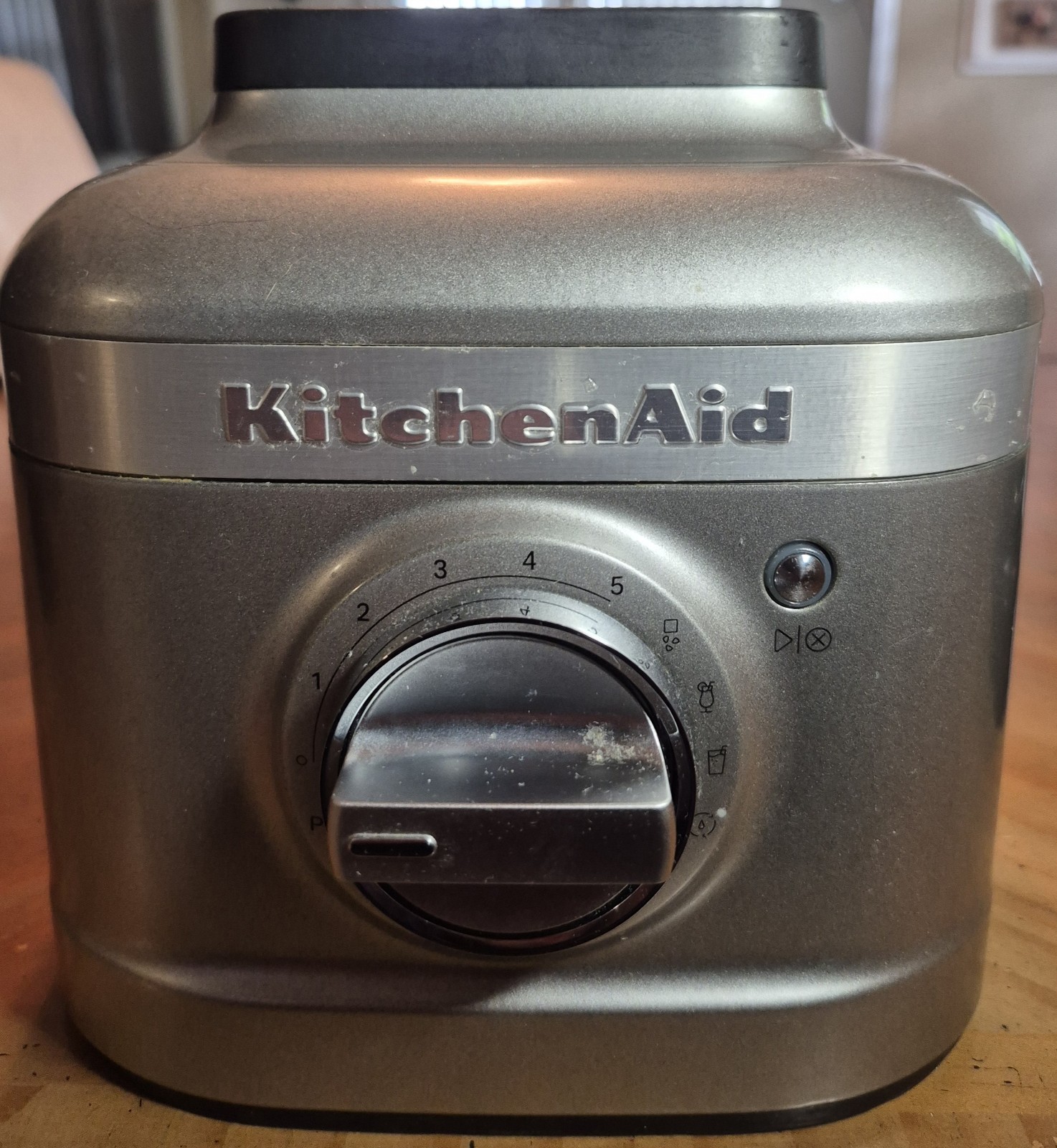 Kitchen Aid 120v 1200W Blender Base Model KSB4031CU Silver