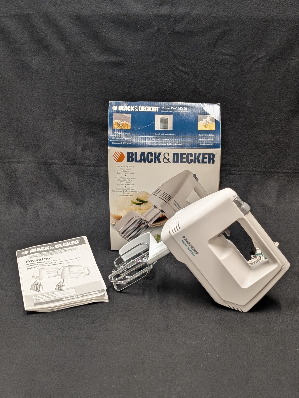 Black and Decker power pro MX70 hand mixer 200 watts of power open box
