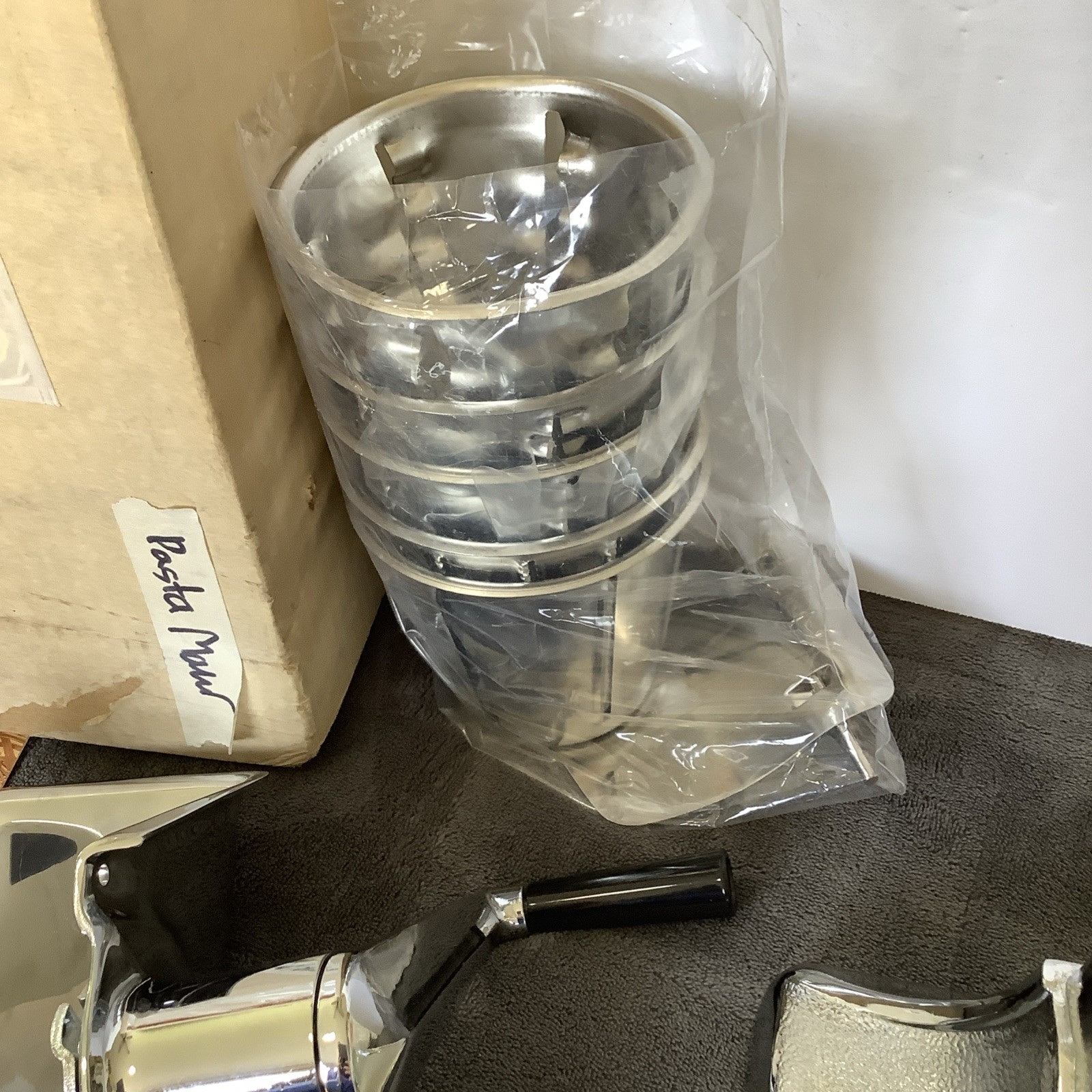 West Bend Kitchen Kutter 4 Cones Manual Food Processor Made in the USA