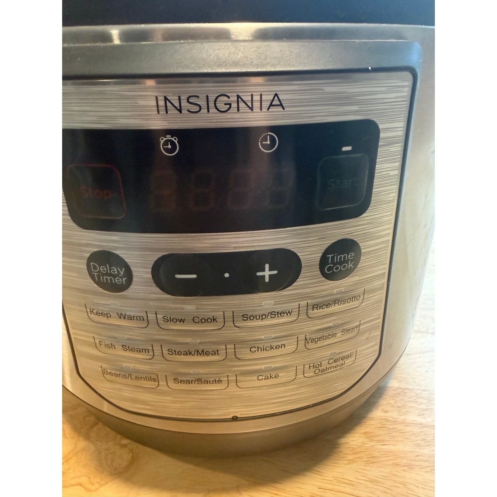Insignia Pressure Cooker 8 qt. Digital Multi-Function Black/Silver