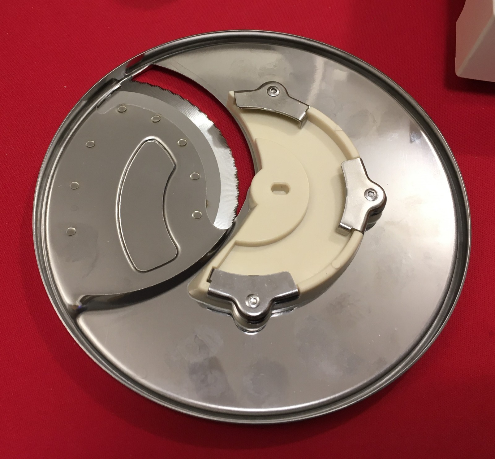 Cuisinart – DLC-077 disc holder and DLC-044 4MM disc