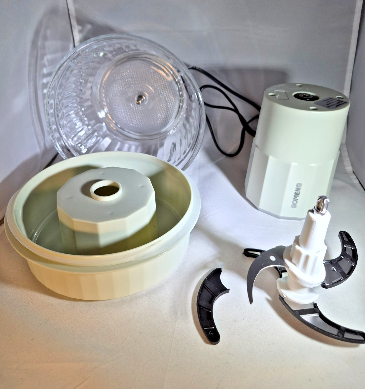 Electric Small Food Processor,/Grinder for Meat, Veggies, Glass Bowl, Used