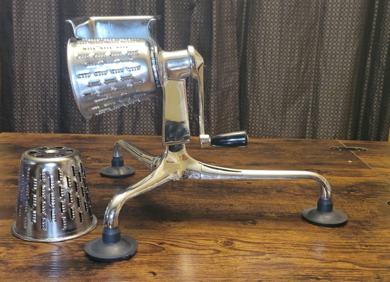 Vintage Saladmaster Manual Table Top Food Processor / Grater W/ 2 Cones