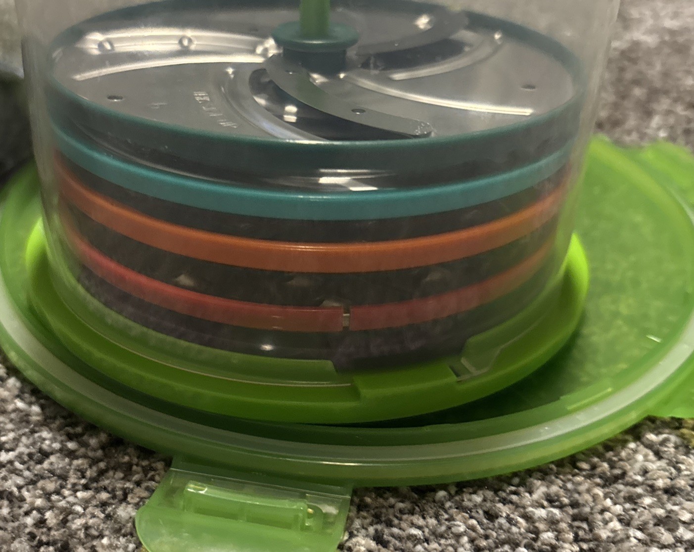 Genius Slicer Shredder Food Prep System – White and Green – 5 blade
