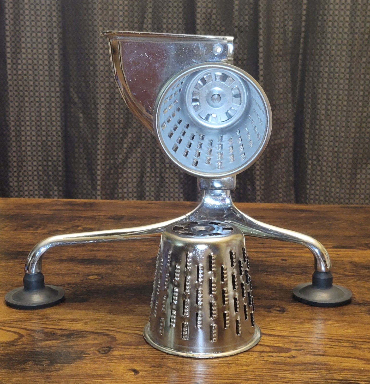 Vintage Saladmaster Manual Table Top Food Processor / Grater W/ 2 Cones