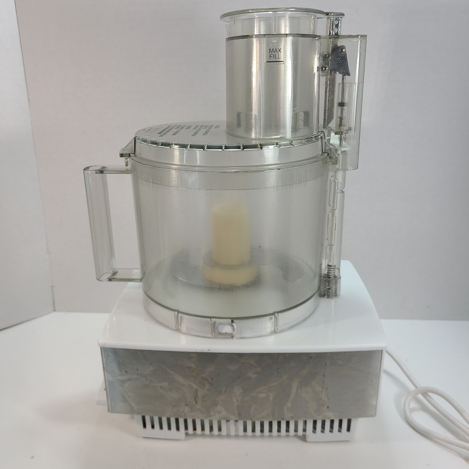 Cuisinart model DFP-14BCWN (TYPE33)14-Cup Food Processor W Blades & Attachments