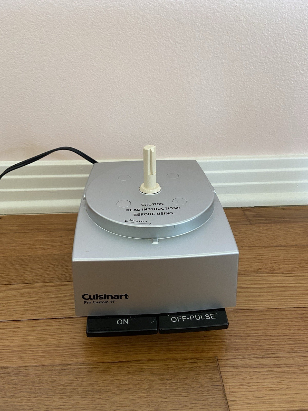 Cuisinart Pro Custom 11 Cup Food Processor DLC-8S Base Only Tested Works