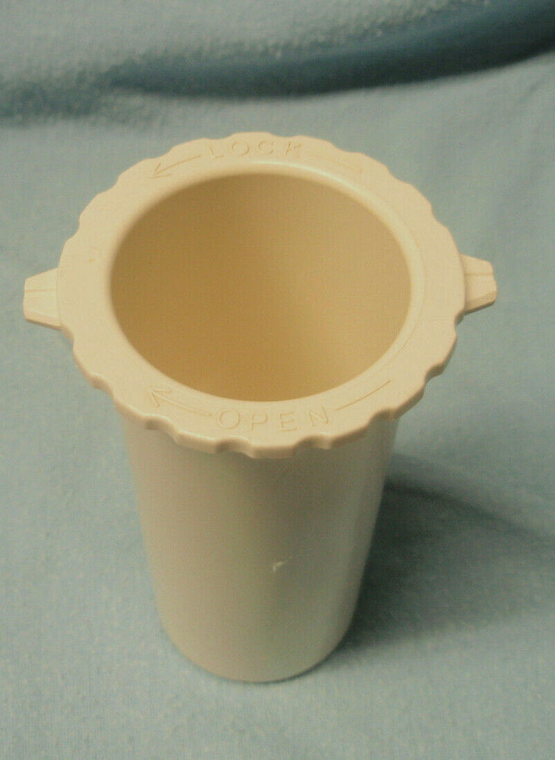 CUISINART DLC-8 Pusher ONLY DLC-020B Locks Replacement Beige Food Processor EUC