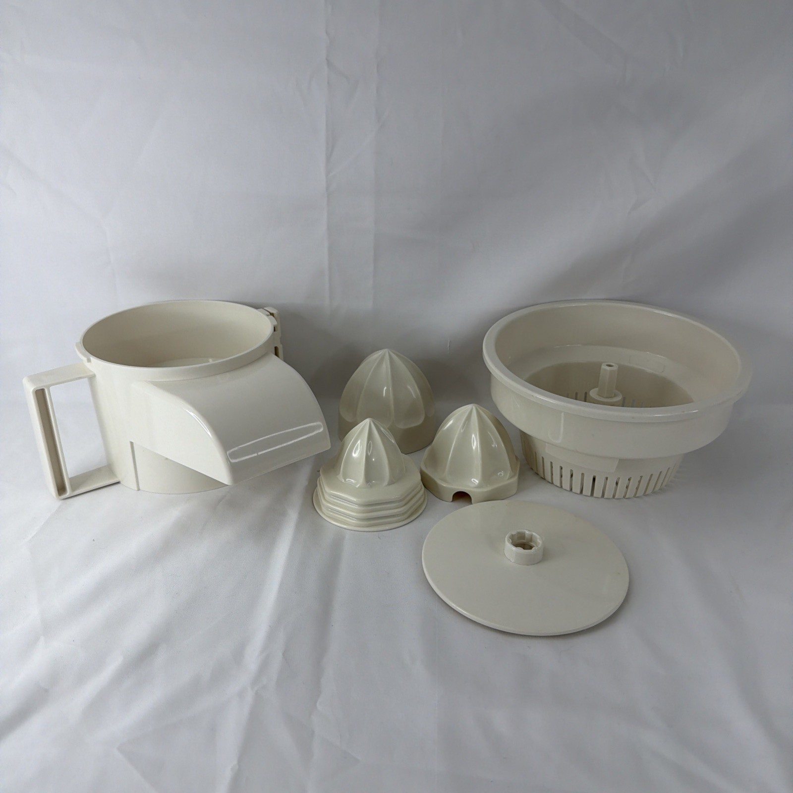 Cuisinart Little Pro Plus Juicer Work Bowl W/Chute, Ejector Disc, Citrus Juicer