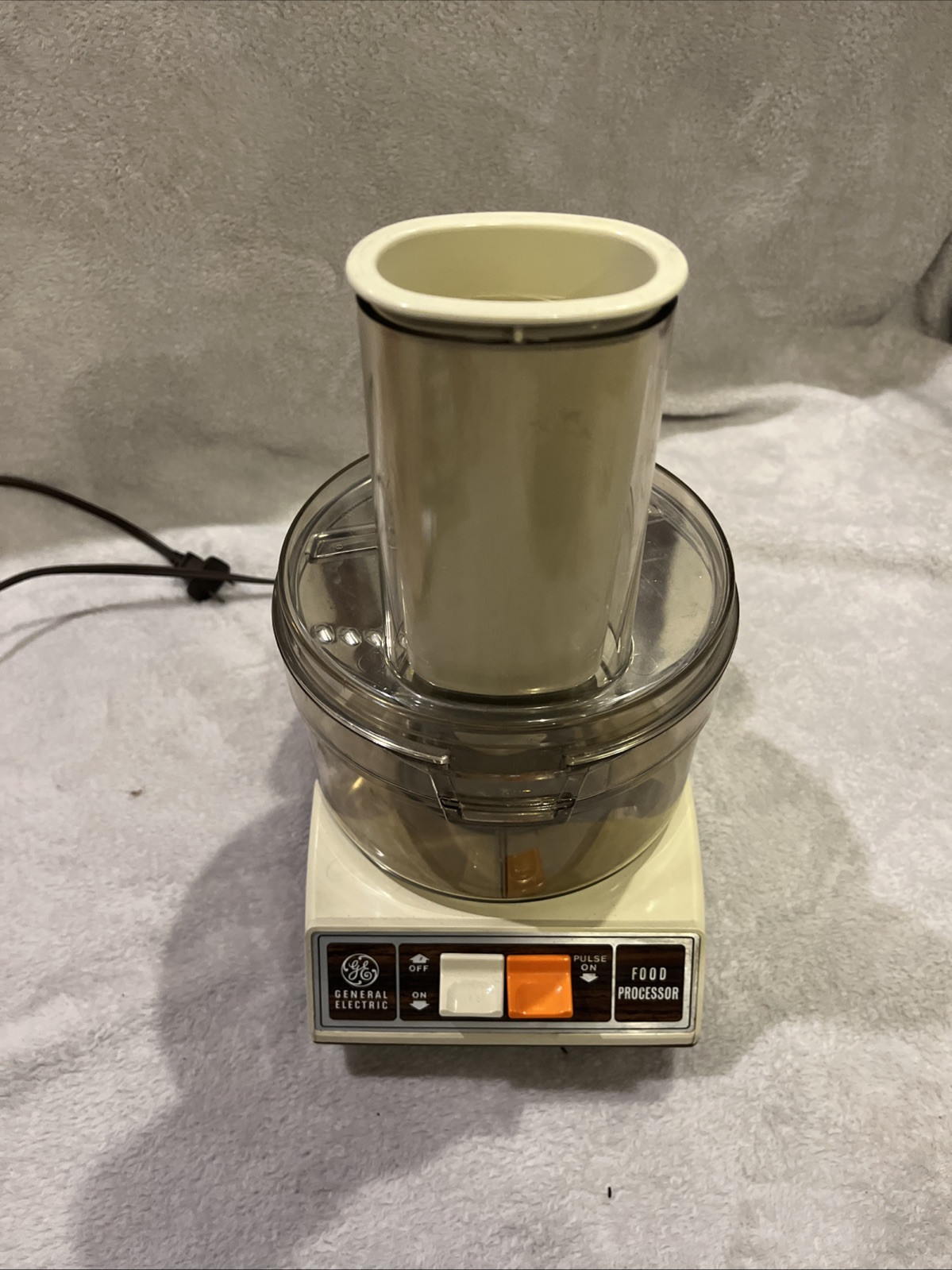 VINTAGE GENERAL ELECTRIC FOOD PROCESSOR, MODEL# D1FP1-4200