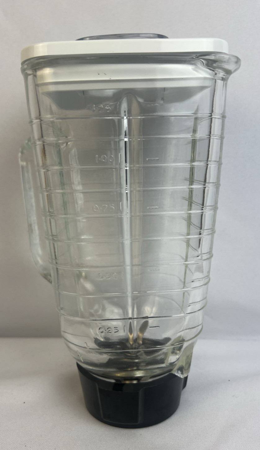 Oster Regency Kitchen Center Blender Jar 5 Cup Glass Pitcher w/ Lid & Blade EUC