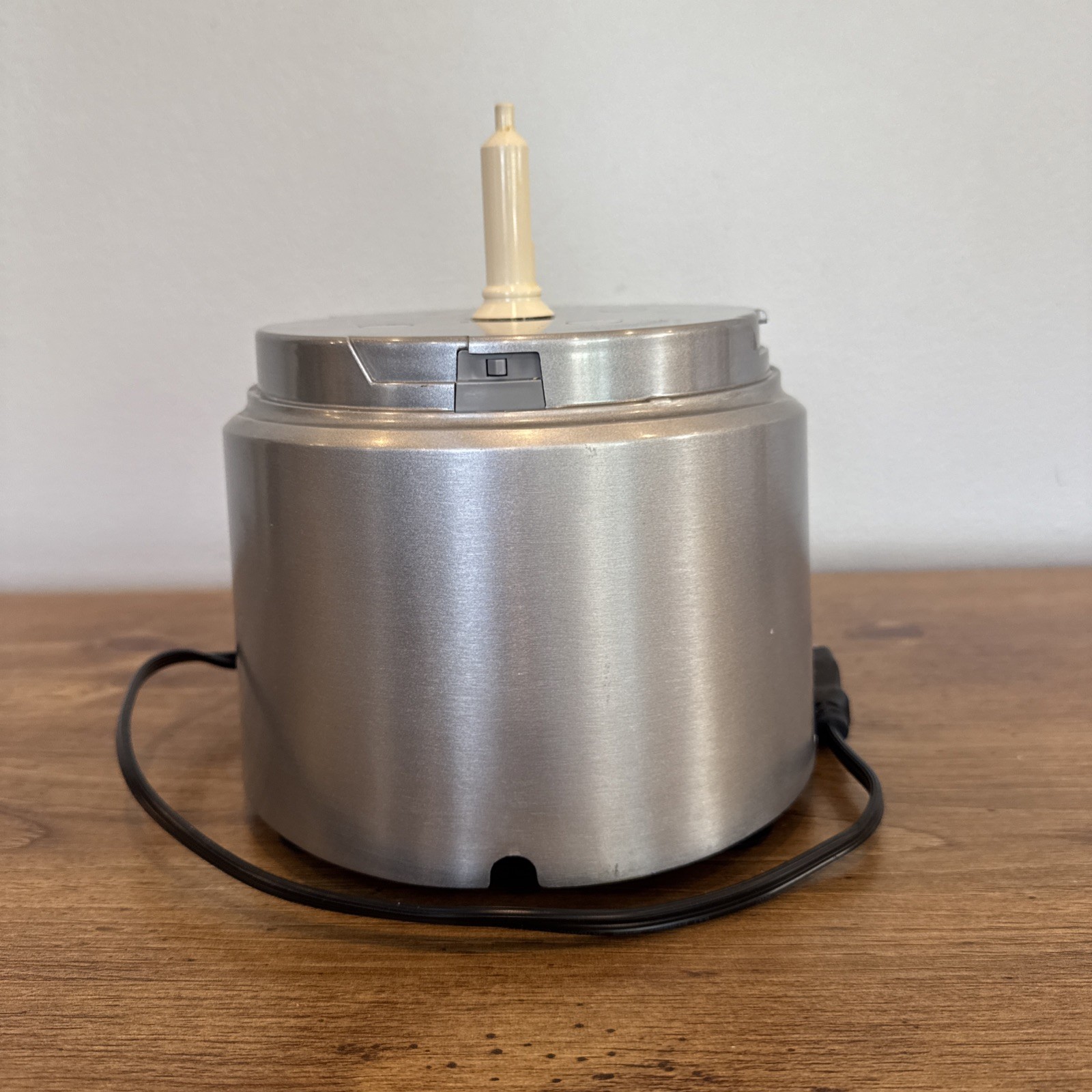 Cuisinart FP-12DC 12-Cup Food Processor: Base Motor
