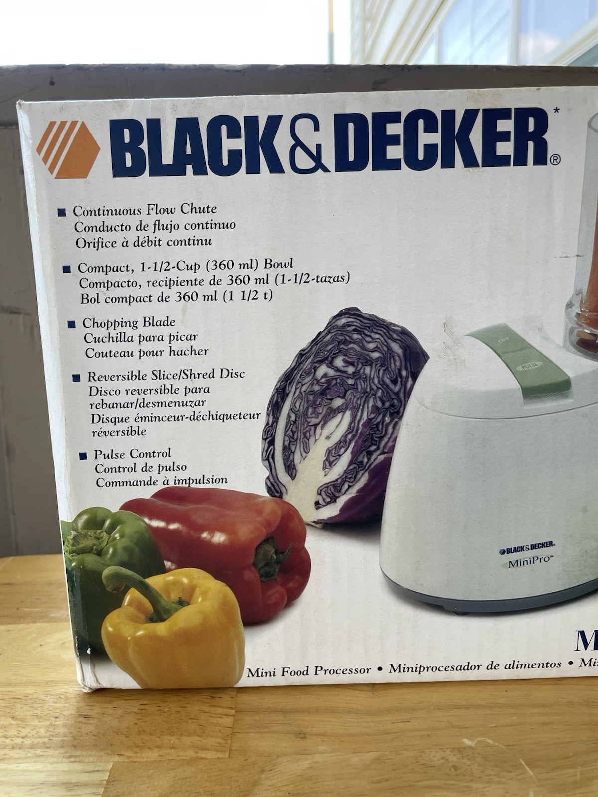 New In Box Black & Decker White Mini Food Processor MFP100 Free Shipping