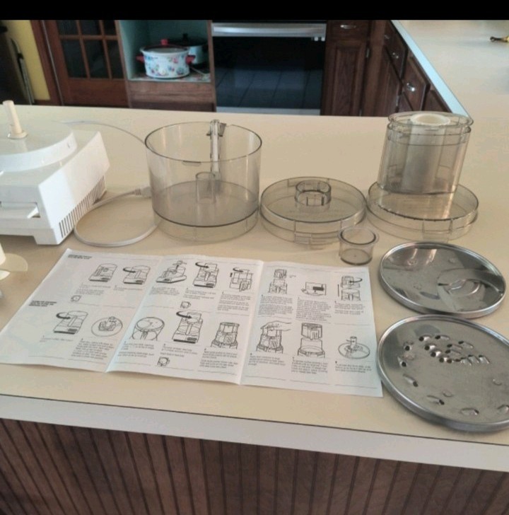 Cuisinart Pro Classic 7-Cup Food Processor White, Blades, Dishwasher-Safe