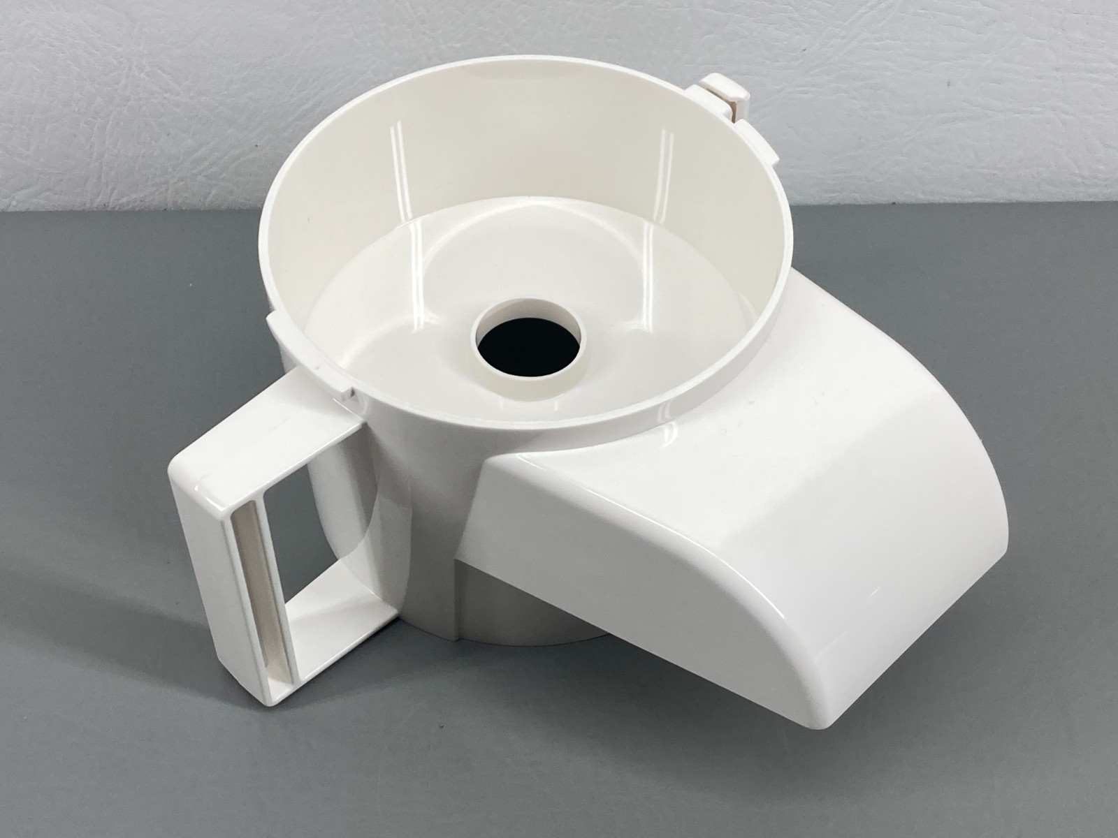 Cuisinart Little Pro Food Processor Citrus Juicer Chute Extractor DLC-507TX New